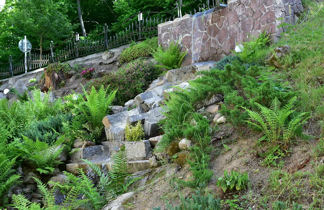 Sant Georg Garni-1